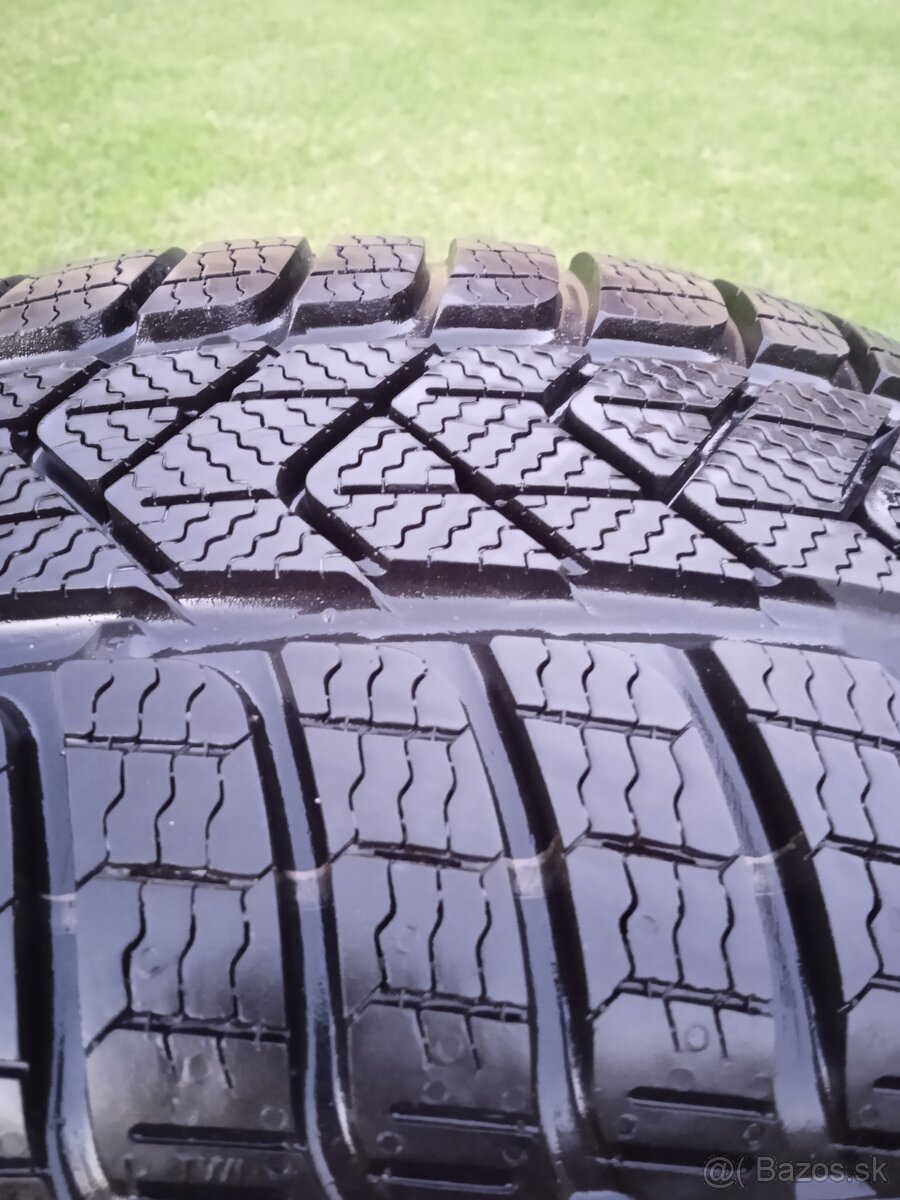 215/60 r16 zimné pneu.7 mm DOT.3723