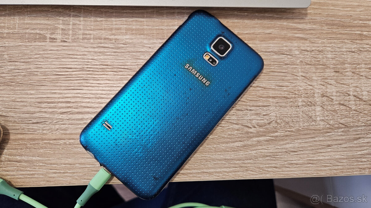 Samsung Galaxy S5 - funkčný, slabá bat