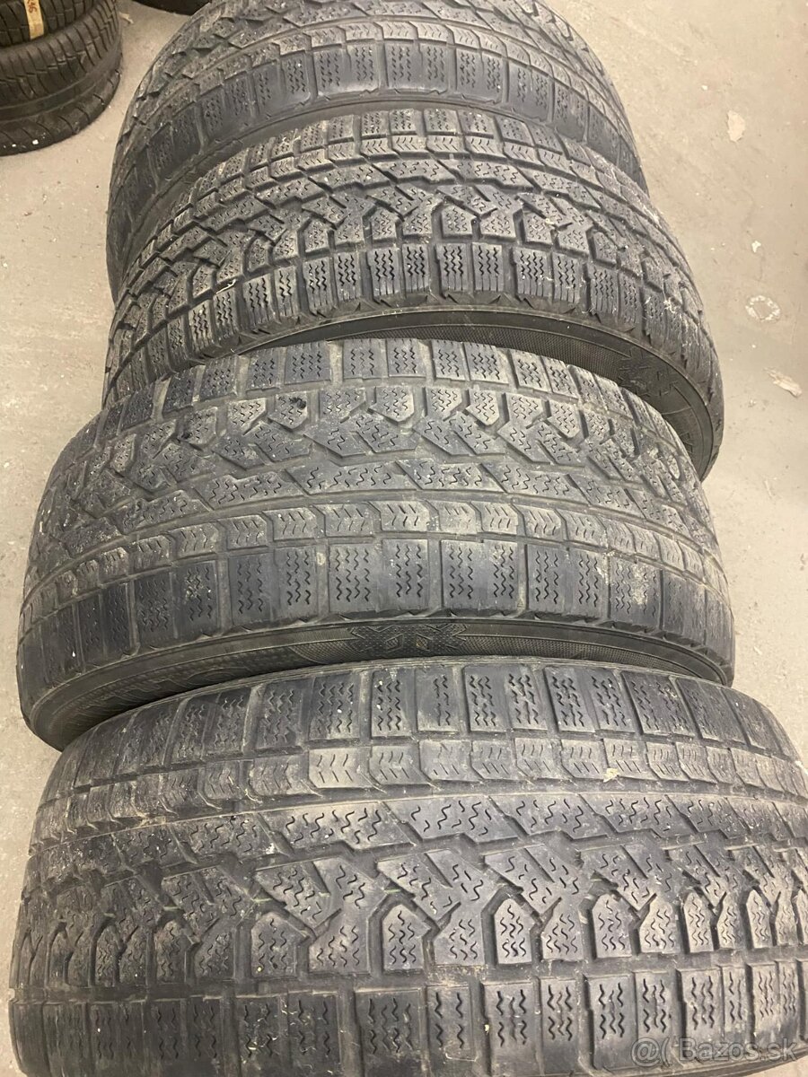 255/55 R18 KUMHO ZIMNE