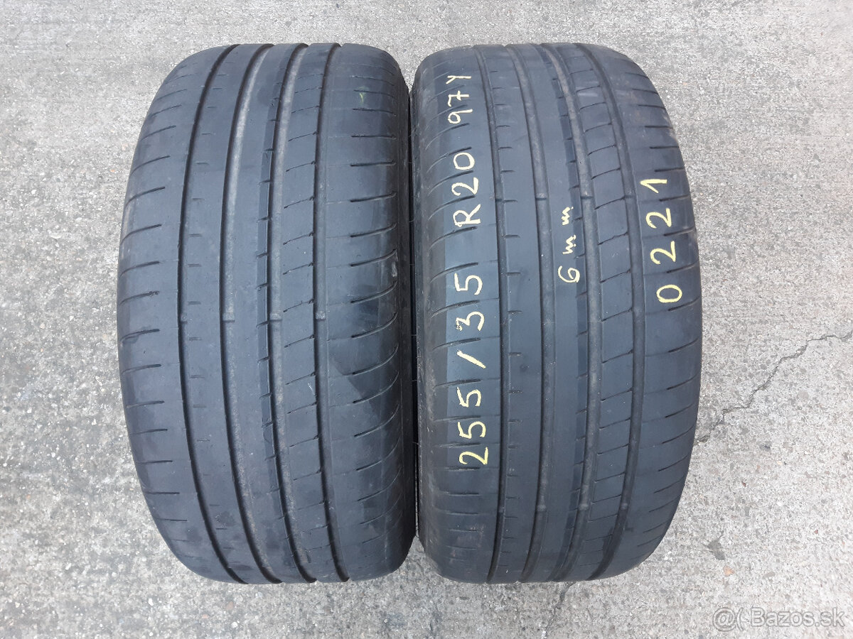 255/35 R20  -letné 2 kusy