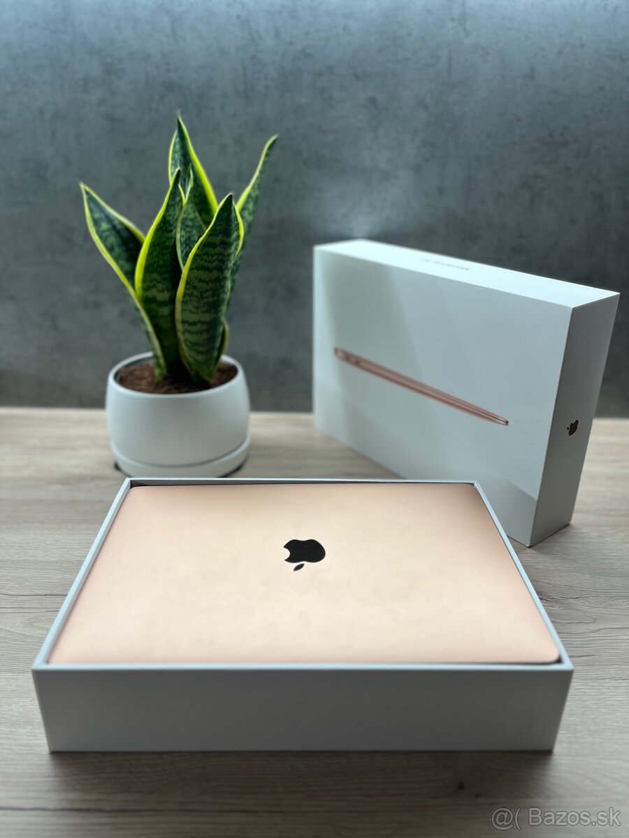 MacBook Air 13” Rose Gold