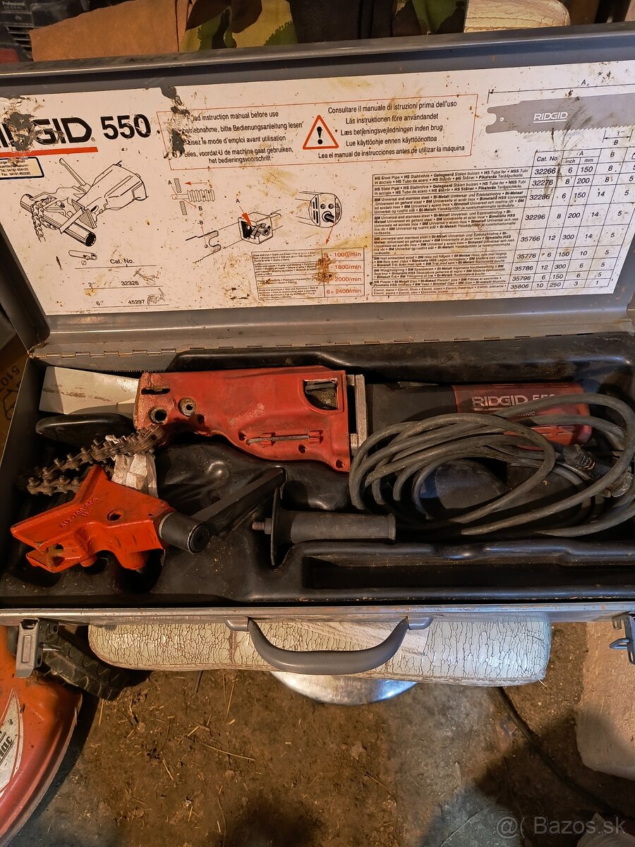 Ridgid 550 chvostova píla z držiakom na rury