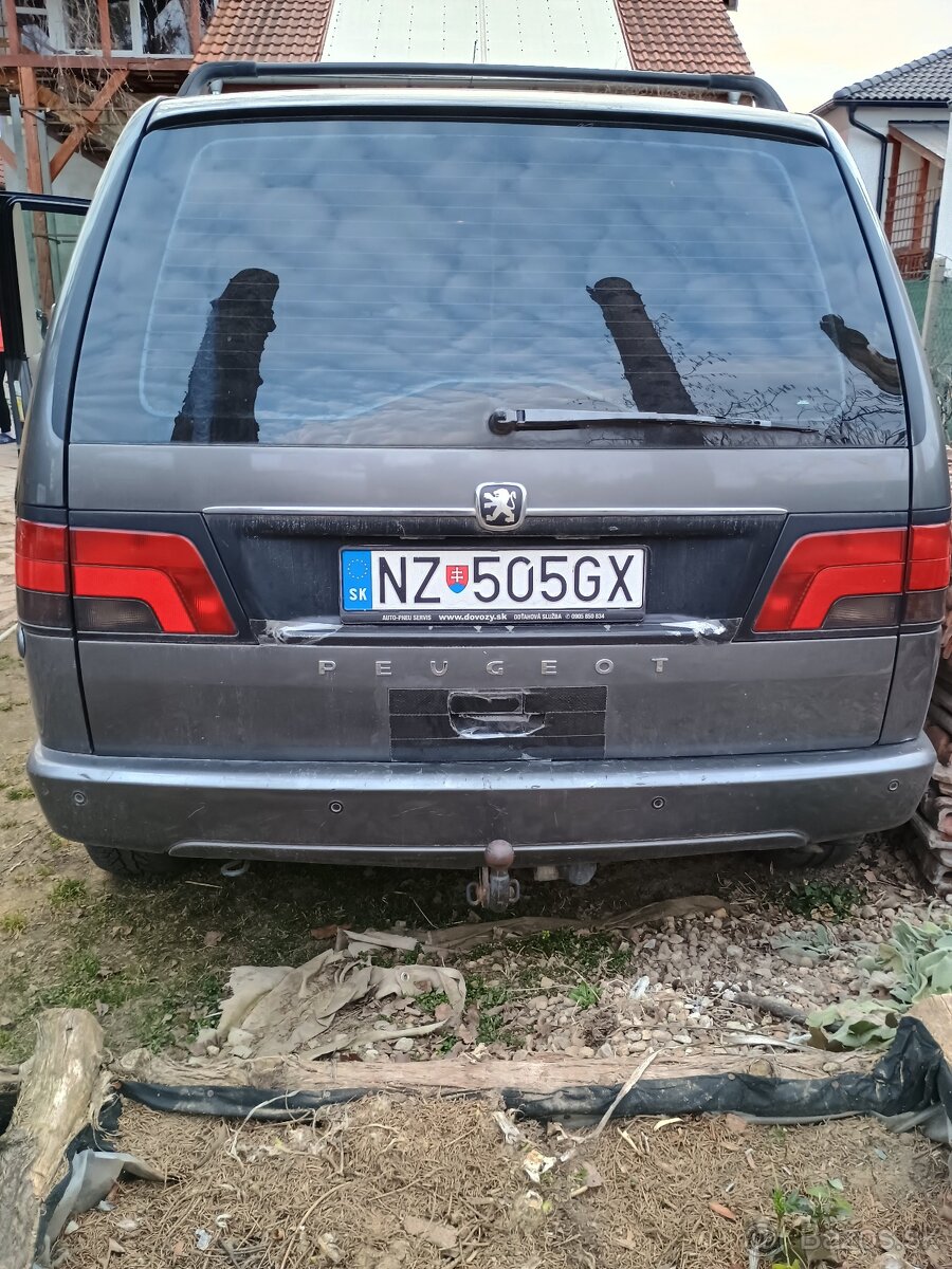 Peugeot 806