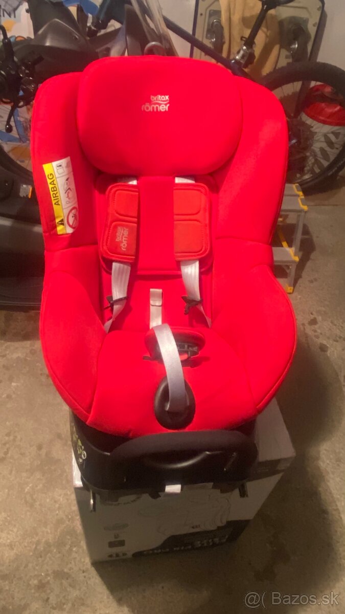 Autosedačka Britax Römer Dualfix2 - červená