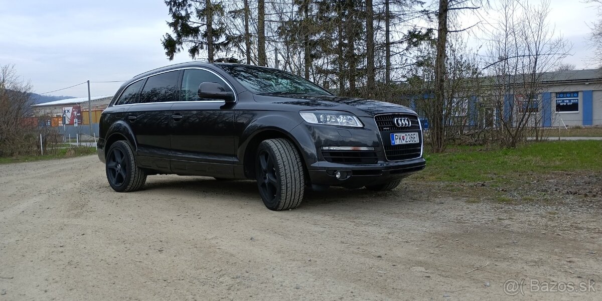 Audi Q7, 4,2 FSI ,V8,7 miestna,ťažné,TOP STAV