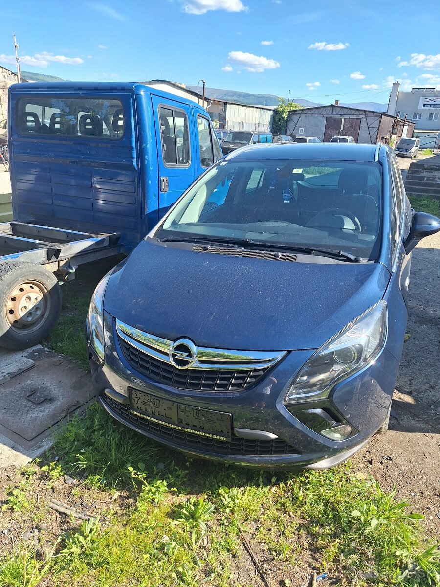 Rozpredám opel zafira c 2.0cdti 81kw rok2014