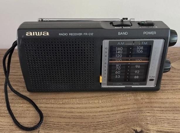 Klasické prenosné / vreckové rádio Aiwa, aj na sluchadlá