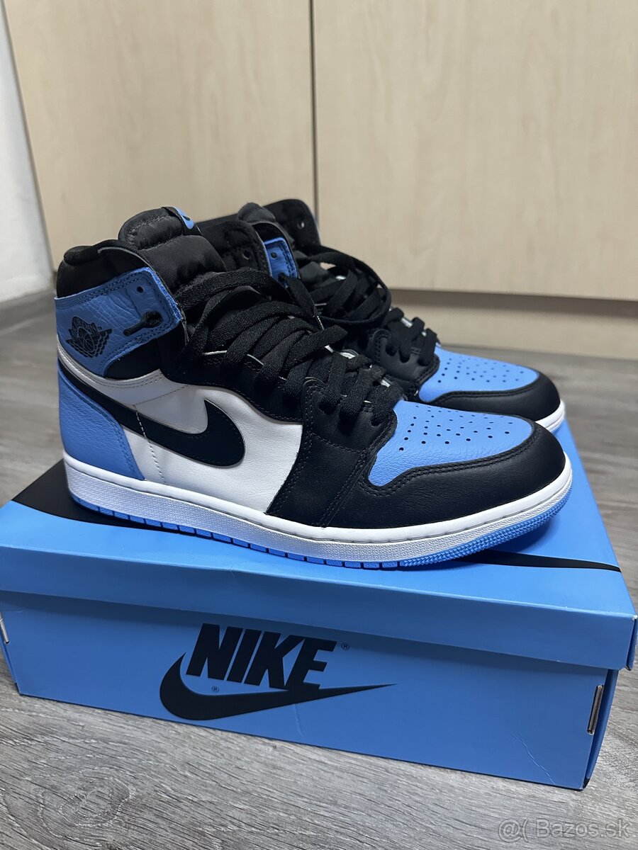 Nike Air Jordan 1 Retro Hi OG Unc