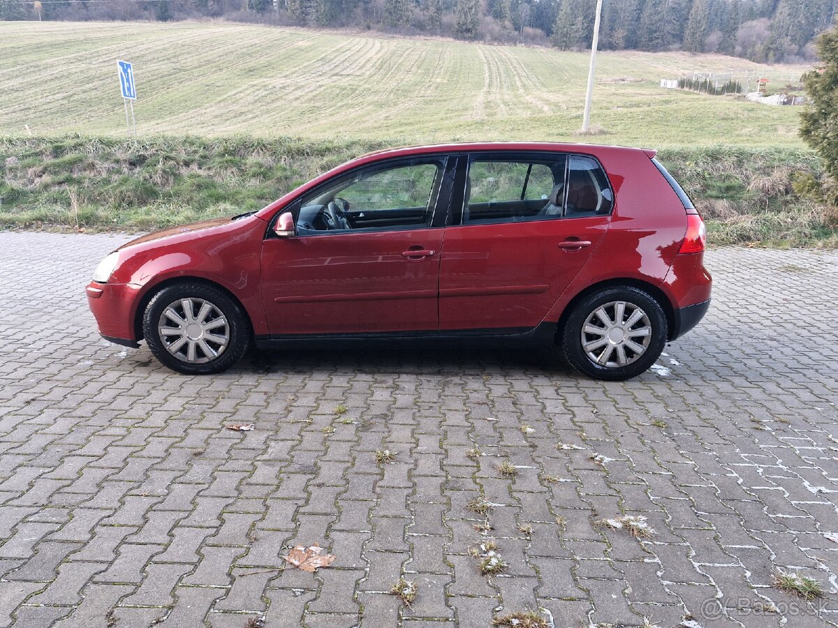 Volkswagen Golf 1.6B Nová STK a EK