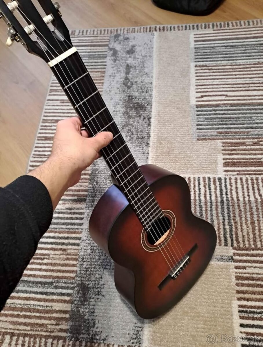 Nová gitara akustická