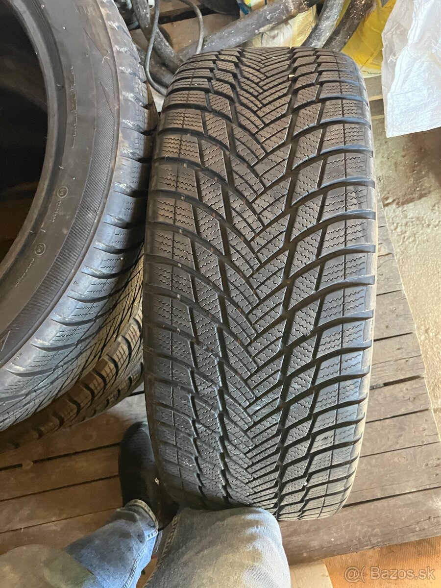 Predám 4ks pneu 245/45 r20