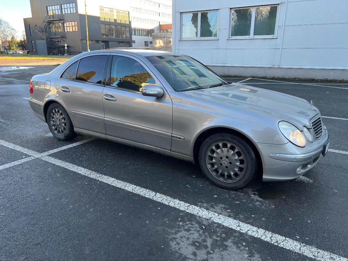 Mercedes-Benz E320 w211