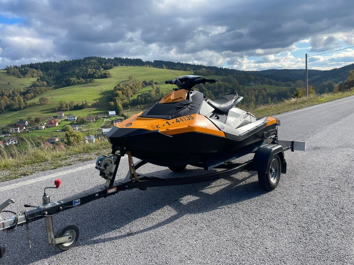 SEA DOO SPARK 2UP-900 2015