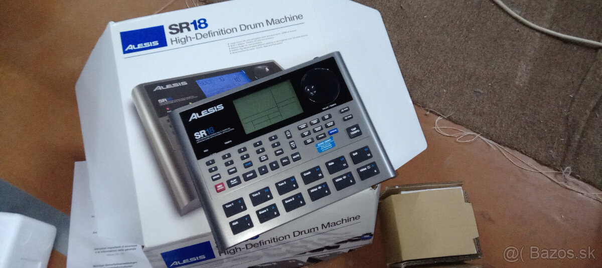 Alesis SR18 Drum Machine