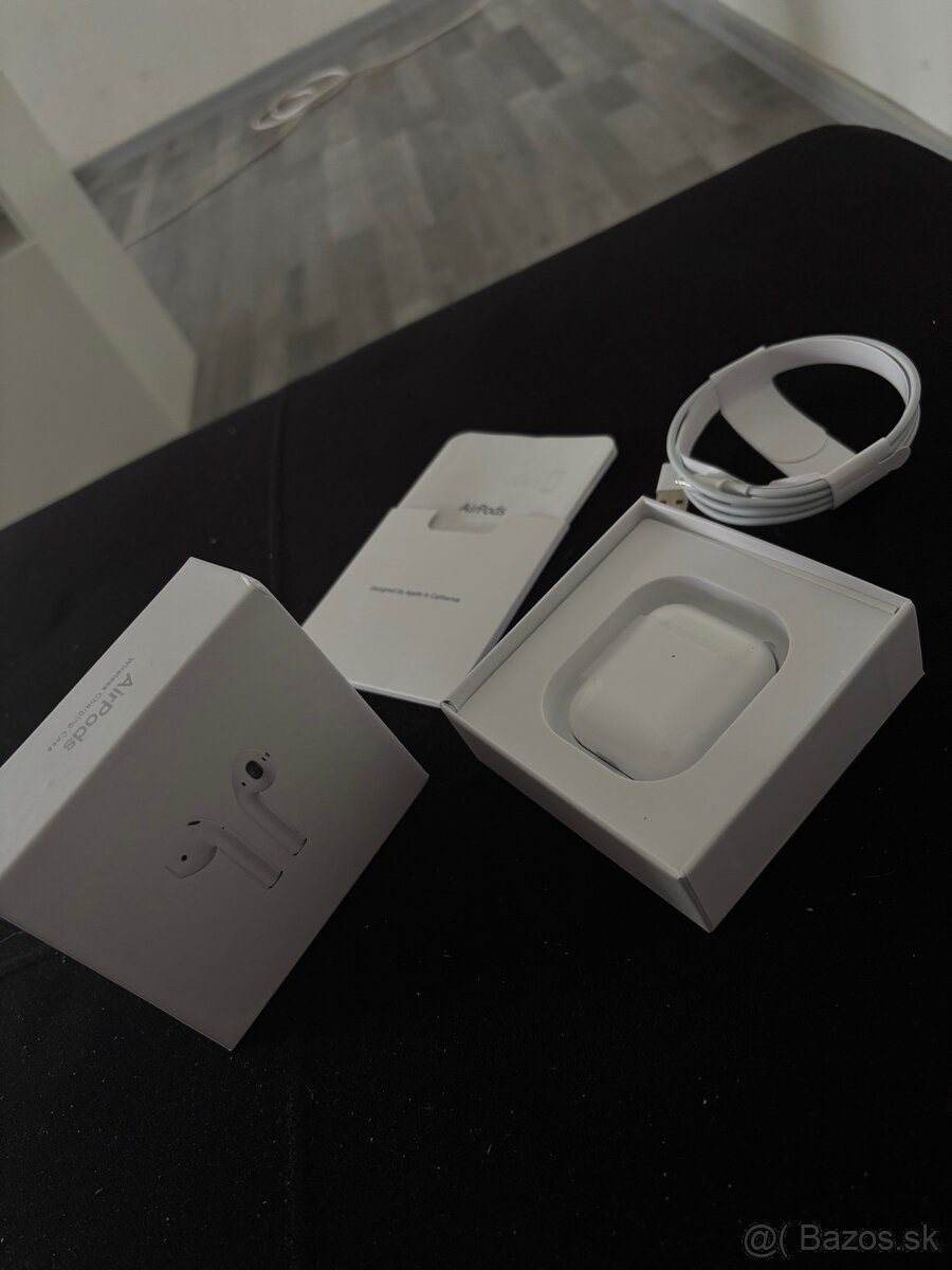 Apple AirPods 2nd Generation