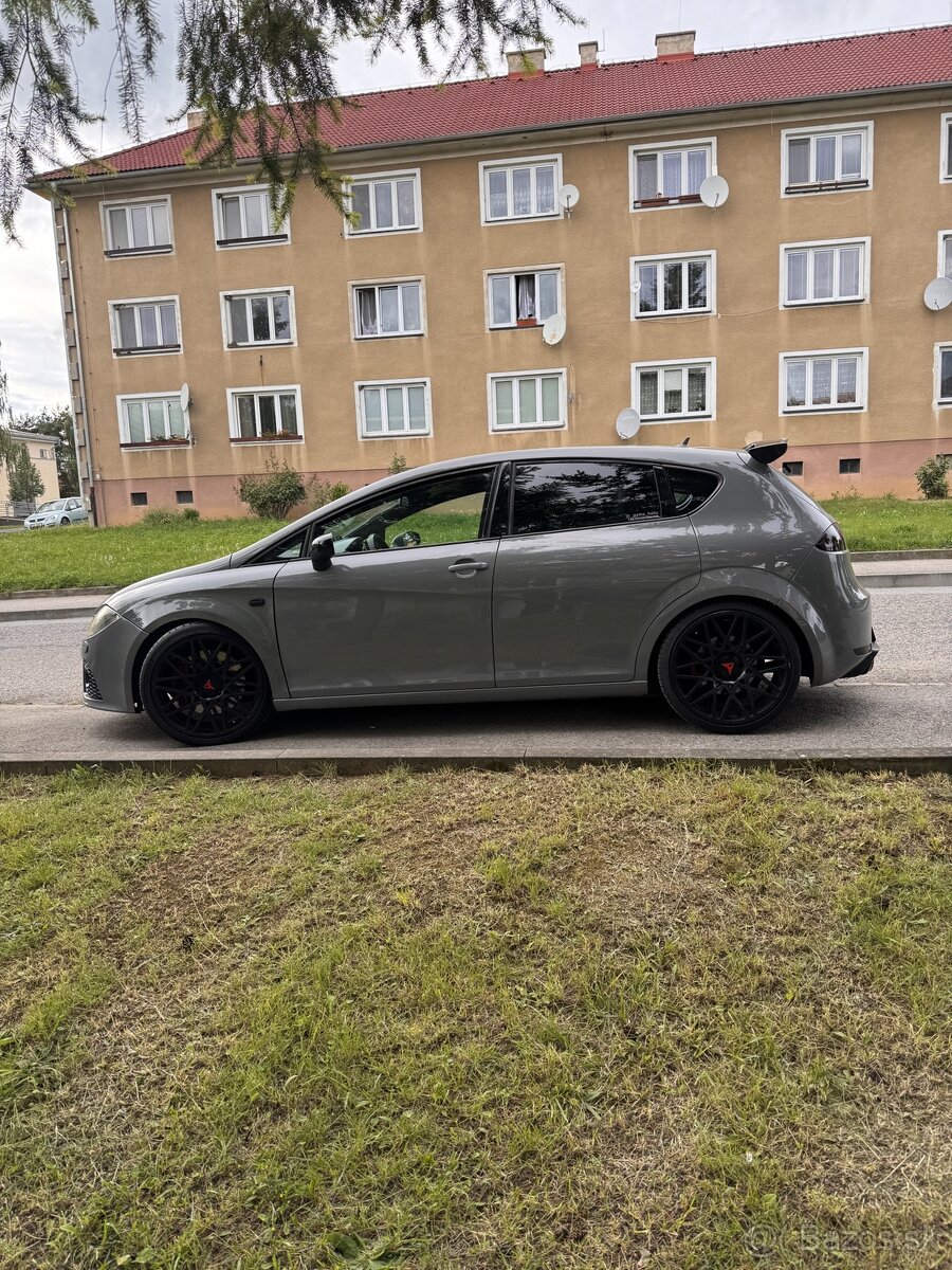 SEAT leon cupra 320hp