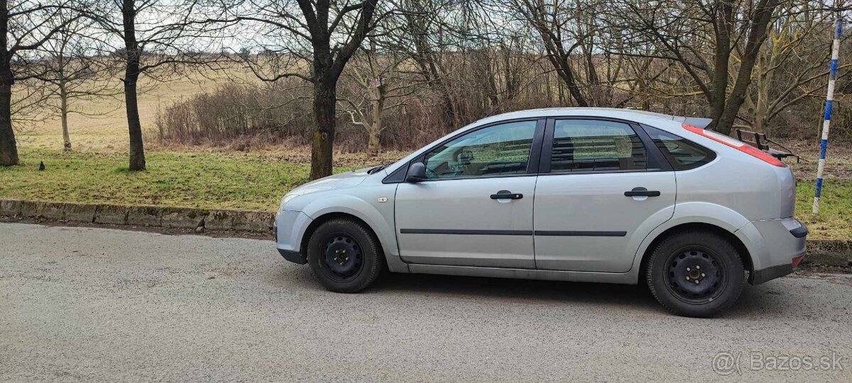 Predám auto značky Ford focus 2005-1.6TDI ]