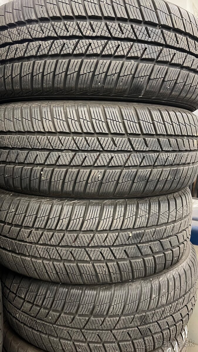 4ks 205/55R16 zimné Barum