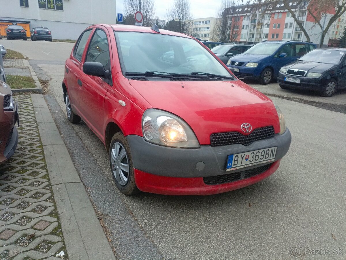 Toyota Yaris 1