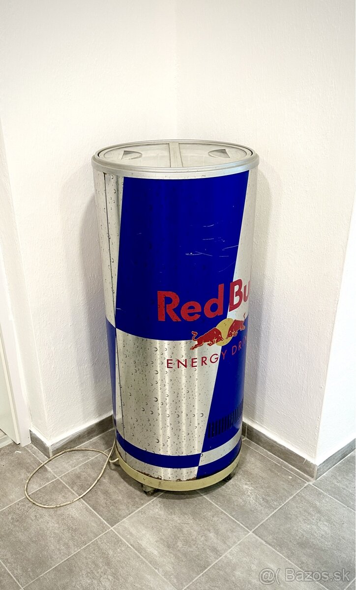 Ponúkam originálnu chladničku Red Bull , rarita