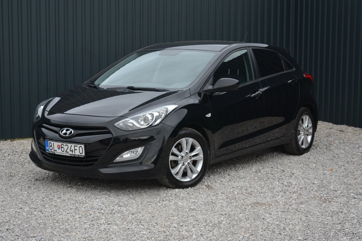 Hyundai i30 1.6 Benzín SR pôvod Top Stav