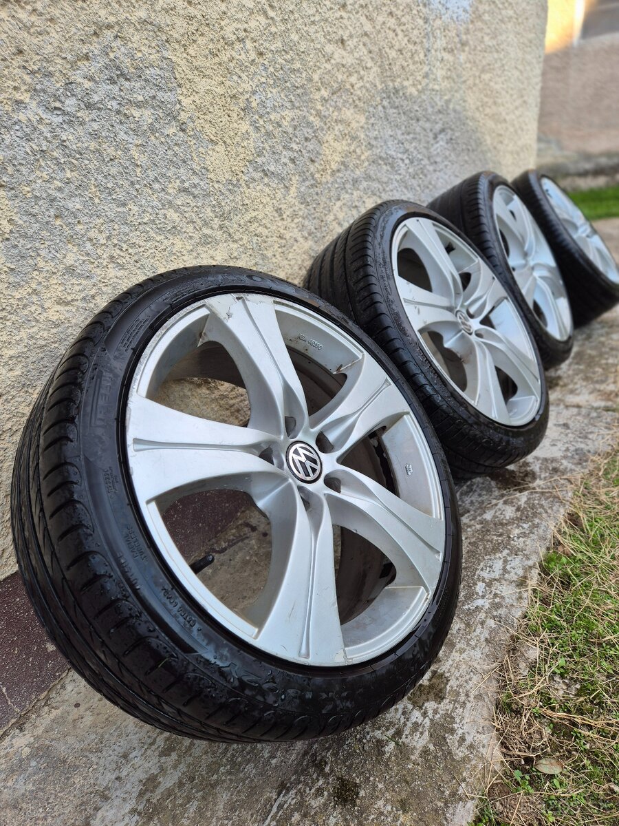 Letné pneu R18 225/40R18 VW