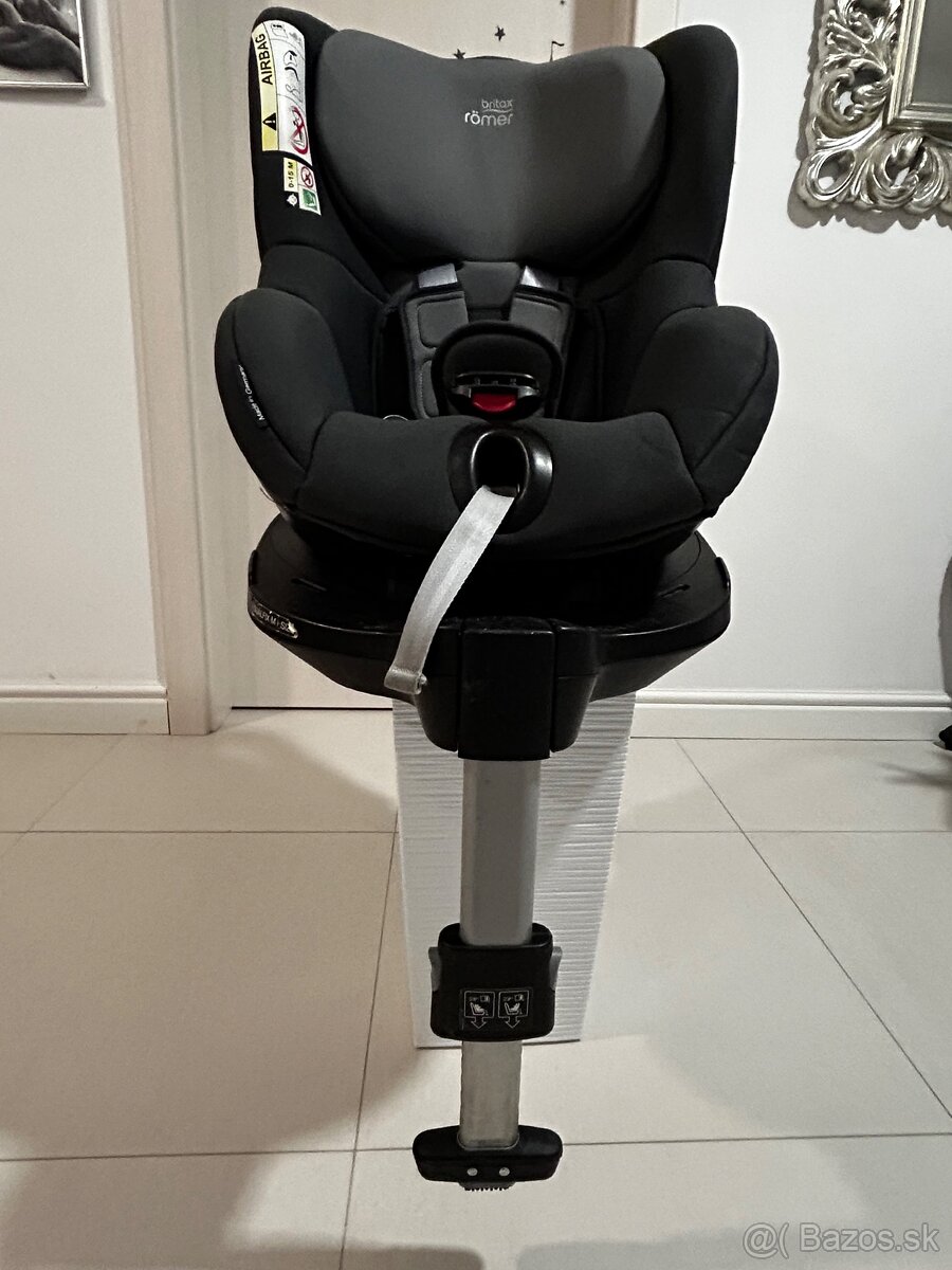 Britax römer dualfix M i- size 61-105cm