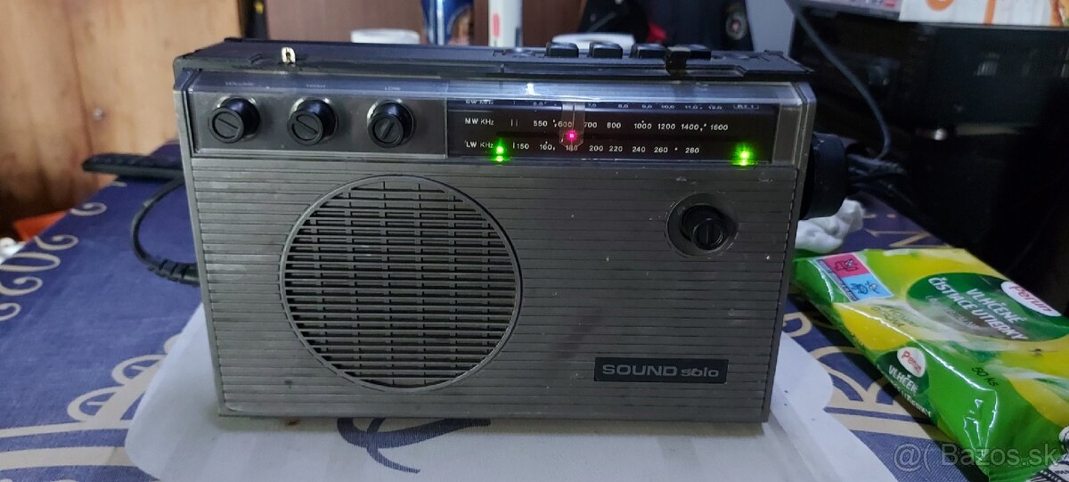 Retro radio