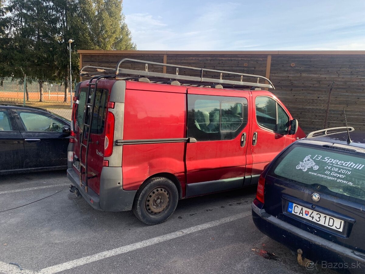 Strešný nosič (záhradka) na Renault Trafic