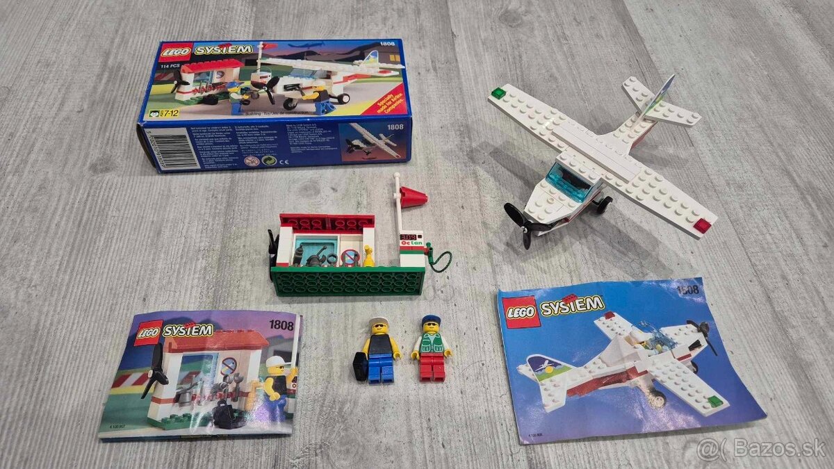 Lego System 1808 Light Aircraft and Ground Support