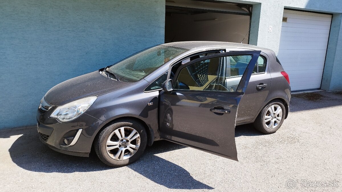 Opel Corsa 1.2 benzín 2012