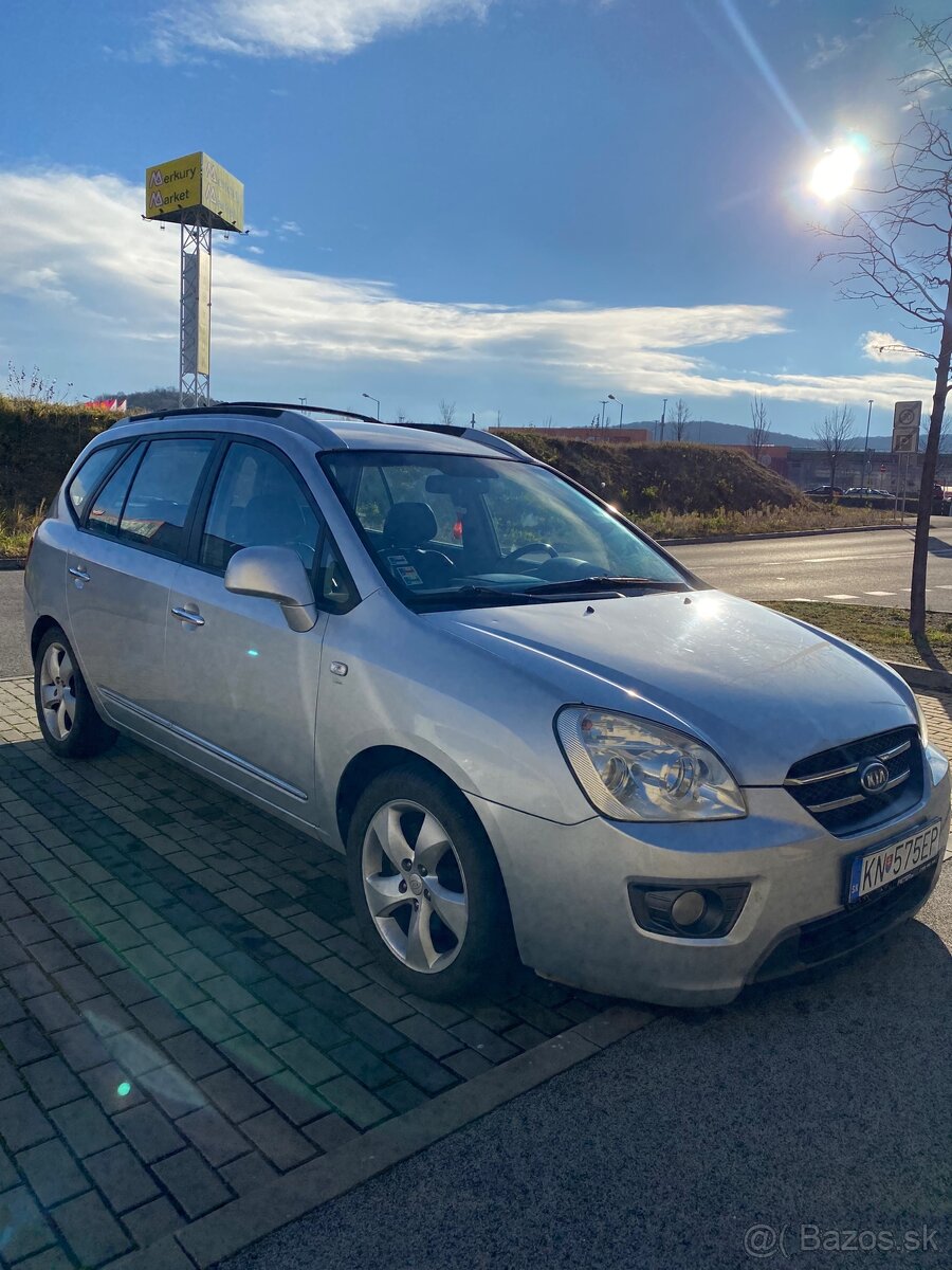 KIA Carens