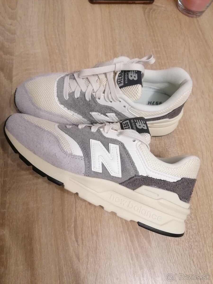 new balance tenisky