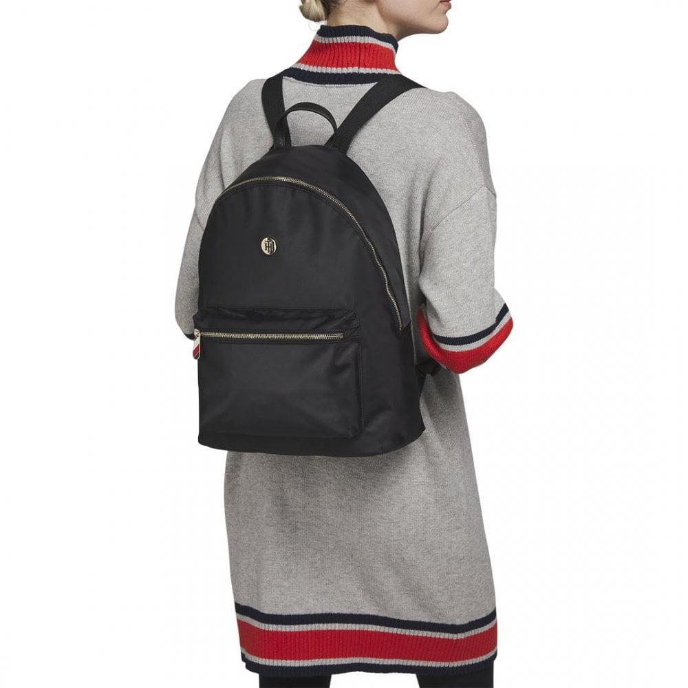 Minimalne nosený batoh Tommy Hilfiger