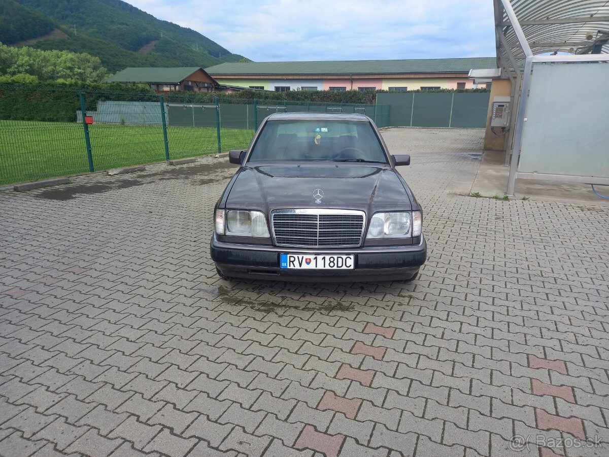 Mercedes-Benz W124 250d