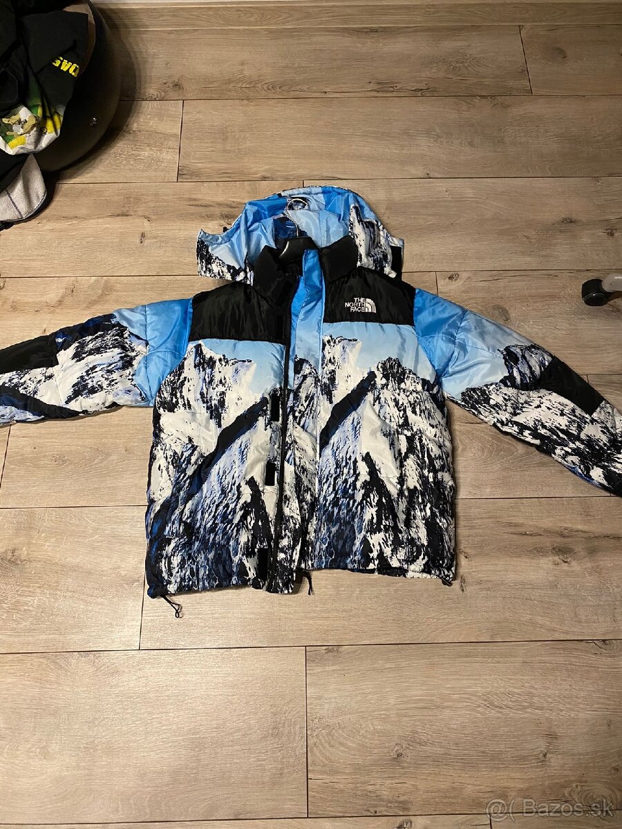 The north face x supreme