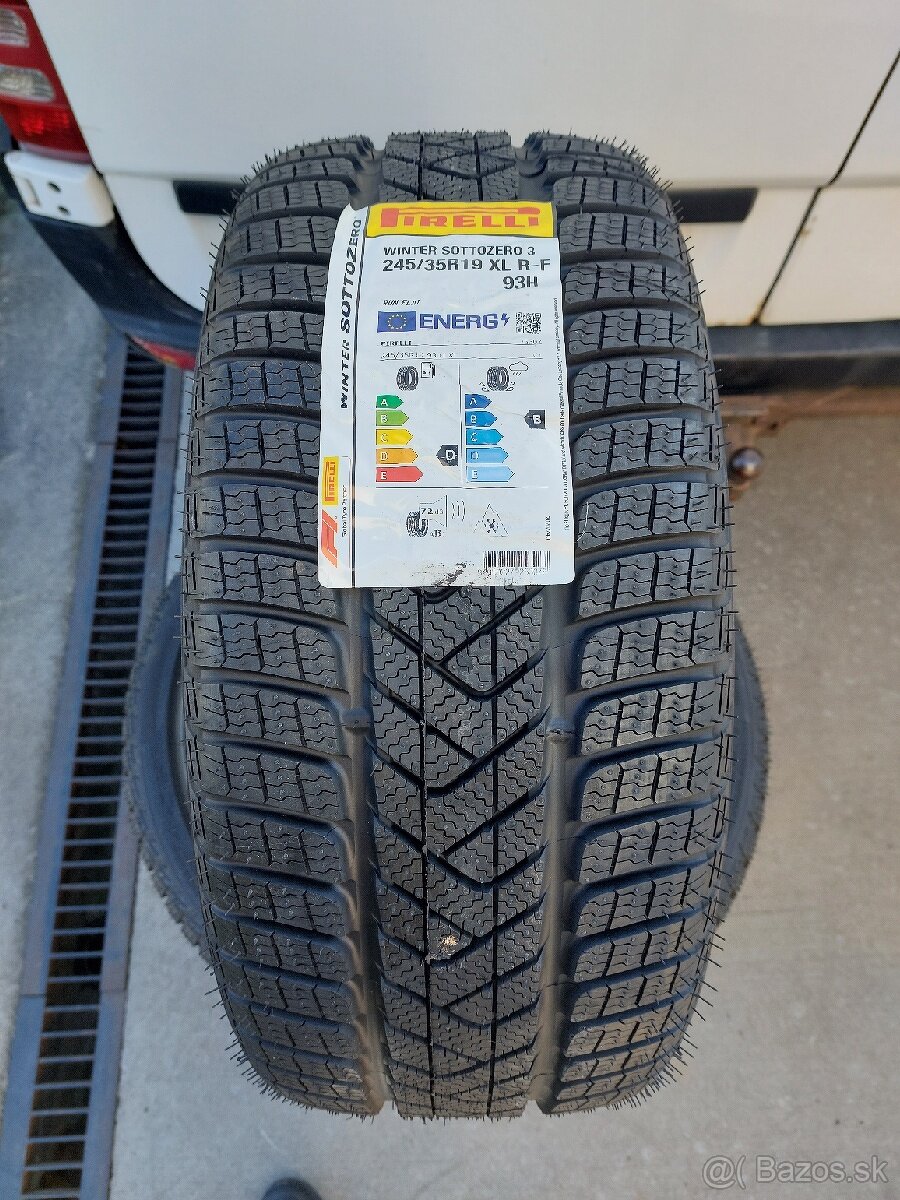 245/35R19 Zimné Pirelli Sottozero RFT