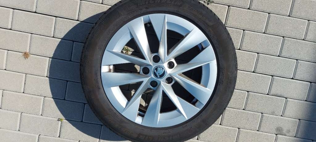 4 komplety Skoda Octavia Rotare 17" letne pneu Michelin