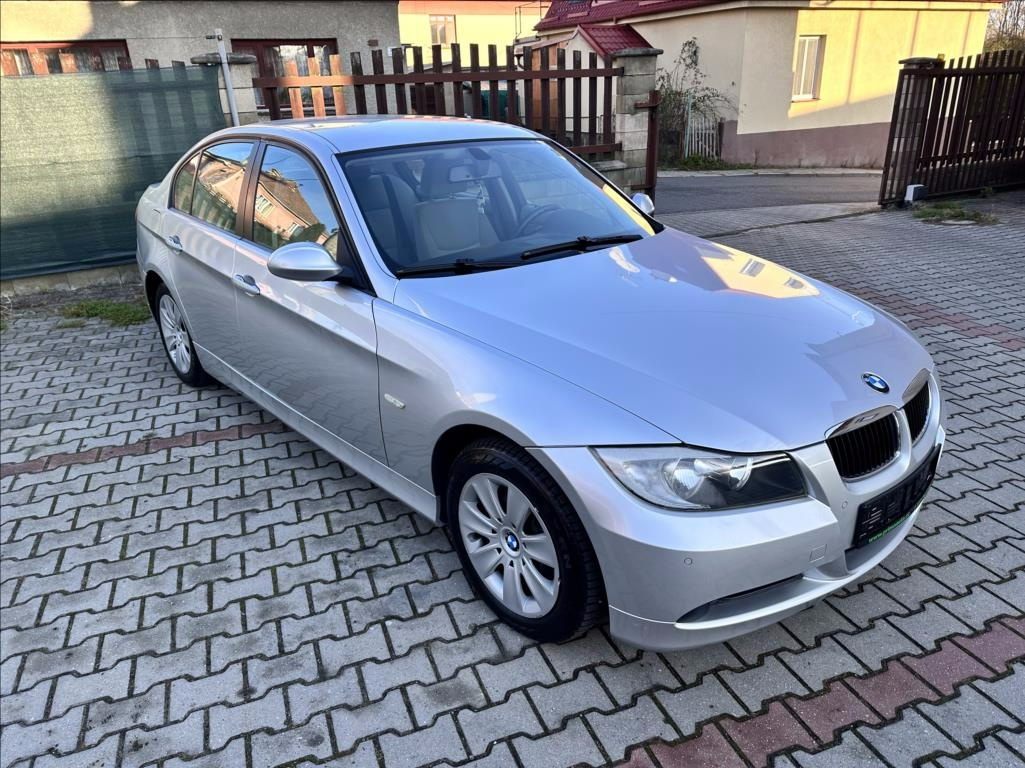 BMW Řada 3 2.0 105kW 2008 159450km 318i E90 1.majitel