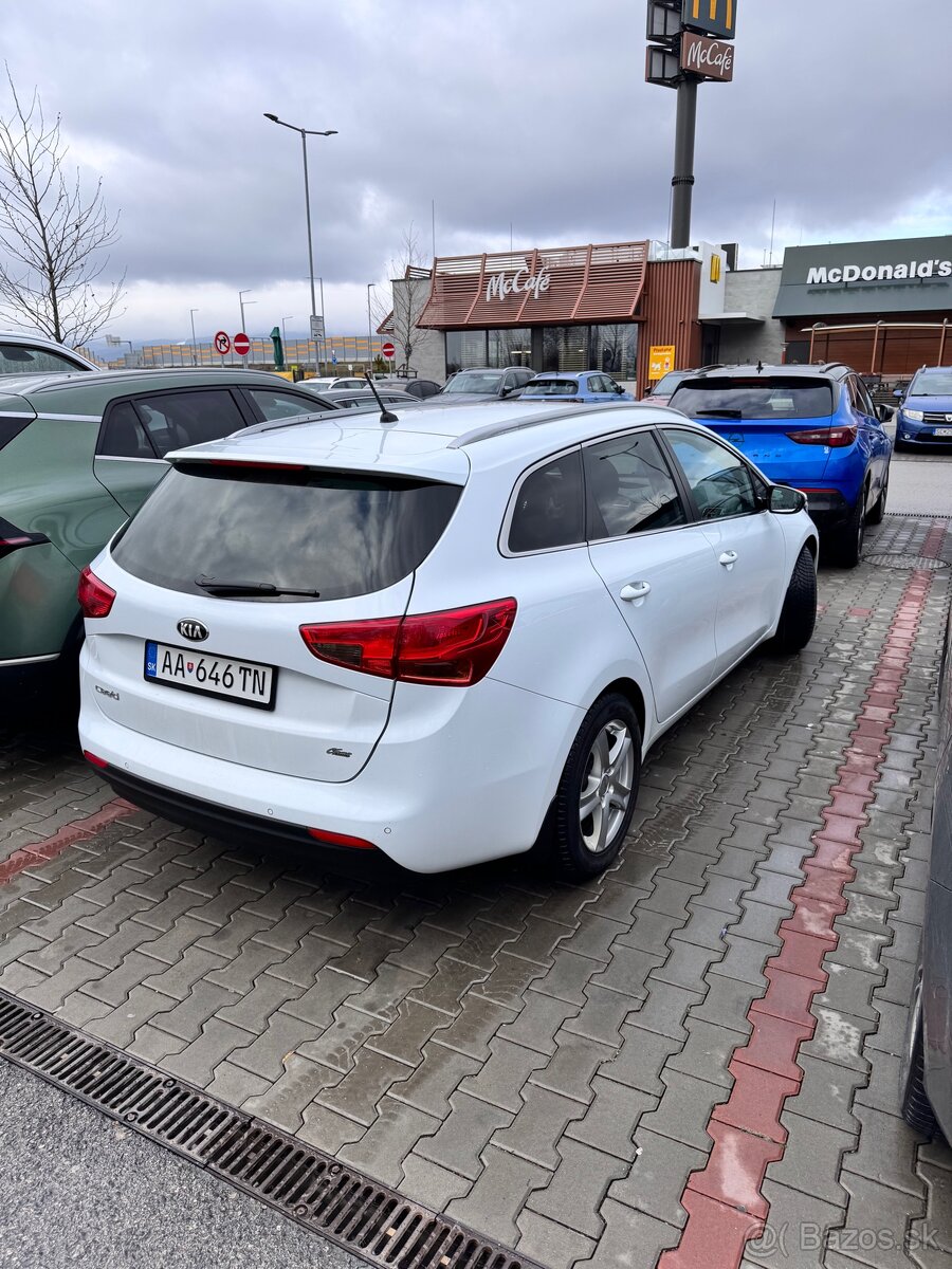 KIA CEED 1,6 GDI, GOLD, BENZÍN, KÚPENA NA SK, 176 471 KM