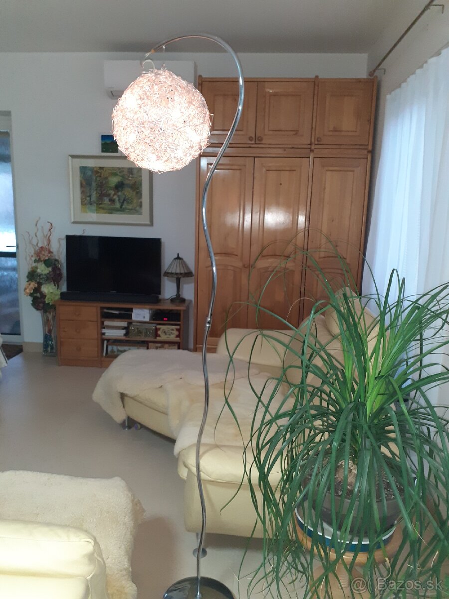 Lampa stojacia podlahová