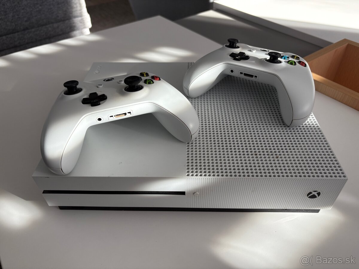 Predám xbox one s aj s hrami