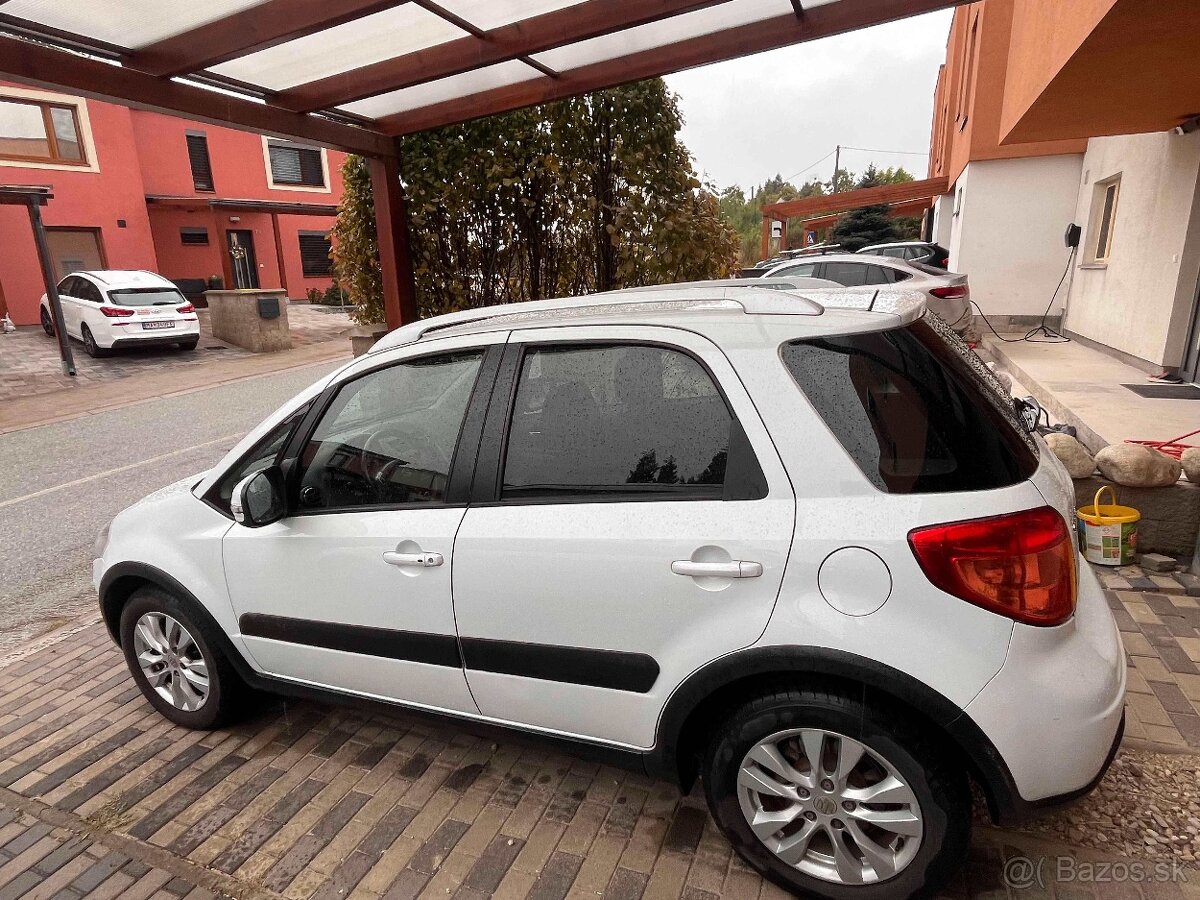 Predám SUZUKI SX4,4X4,rok 2013 -108645 km