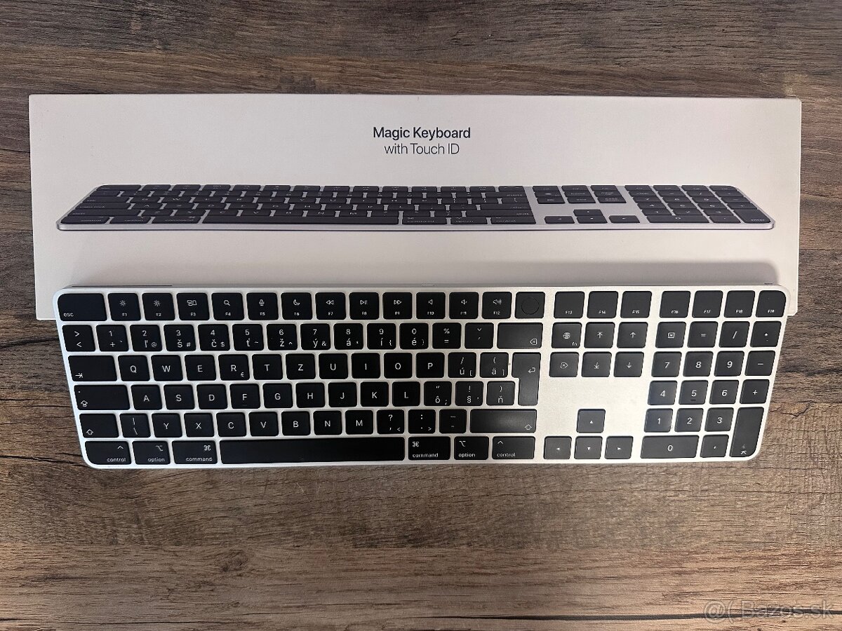 Apple magic keyboard s Touch ID, čierna