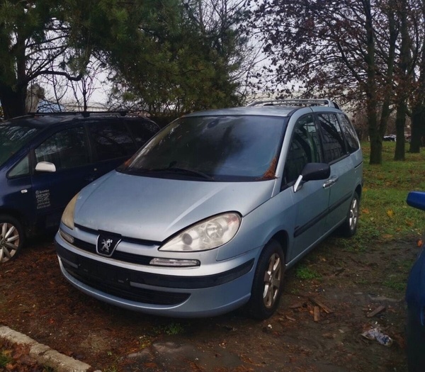 Rozpredám na diely Peugeot 807 2.2HDI 4HW