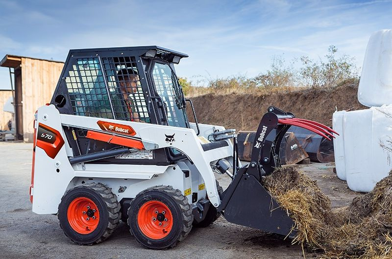 predám šmykom riadený nakladač BOBCAT S70