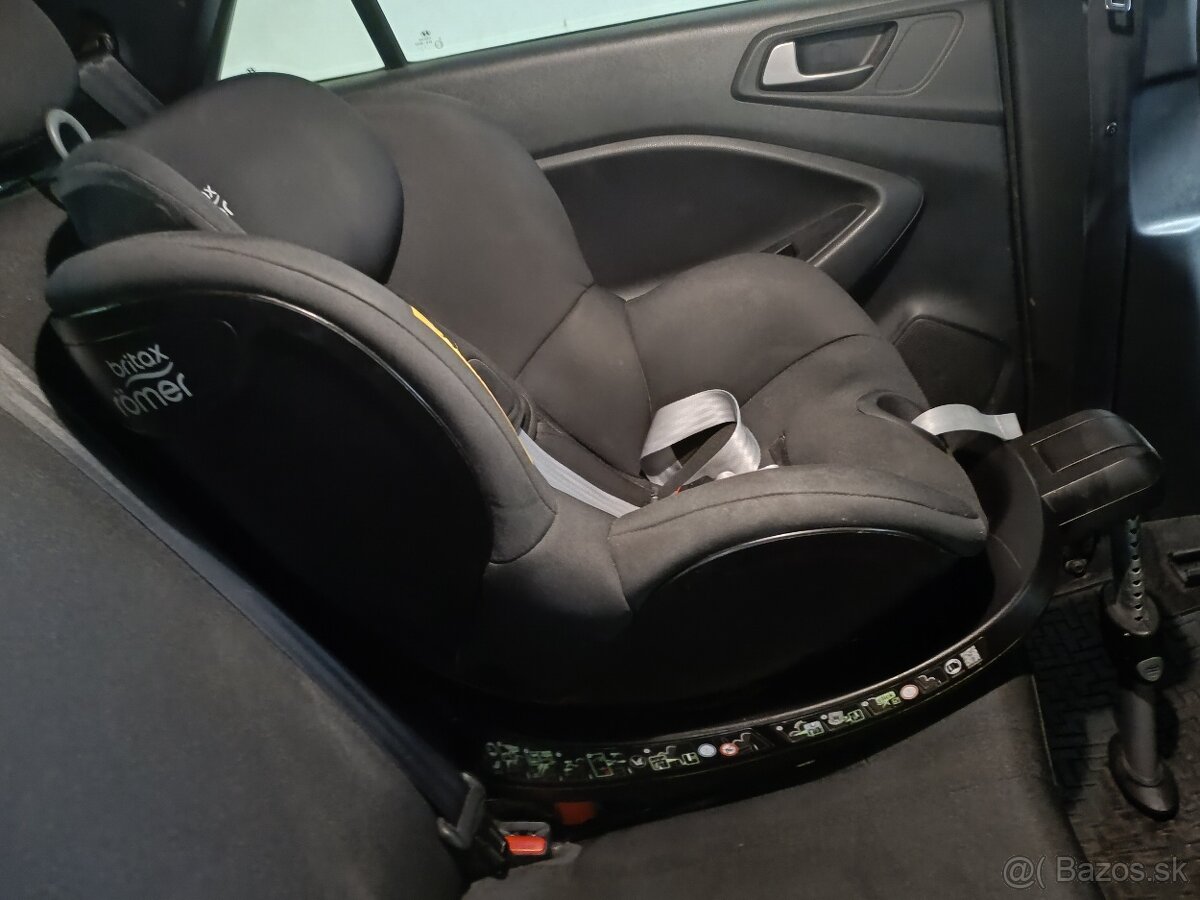 Autosedačka Britax Dualfix Cosmos Black