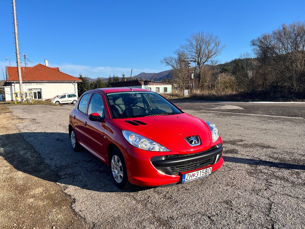 Peugeot 206+ 1.1 44kw naj. 23200km