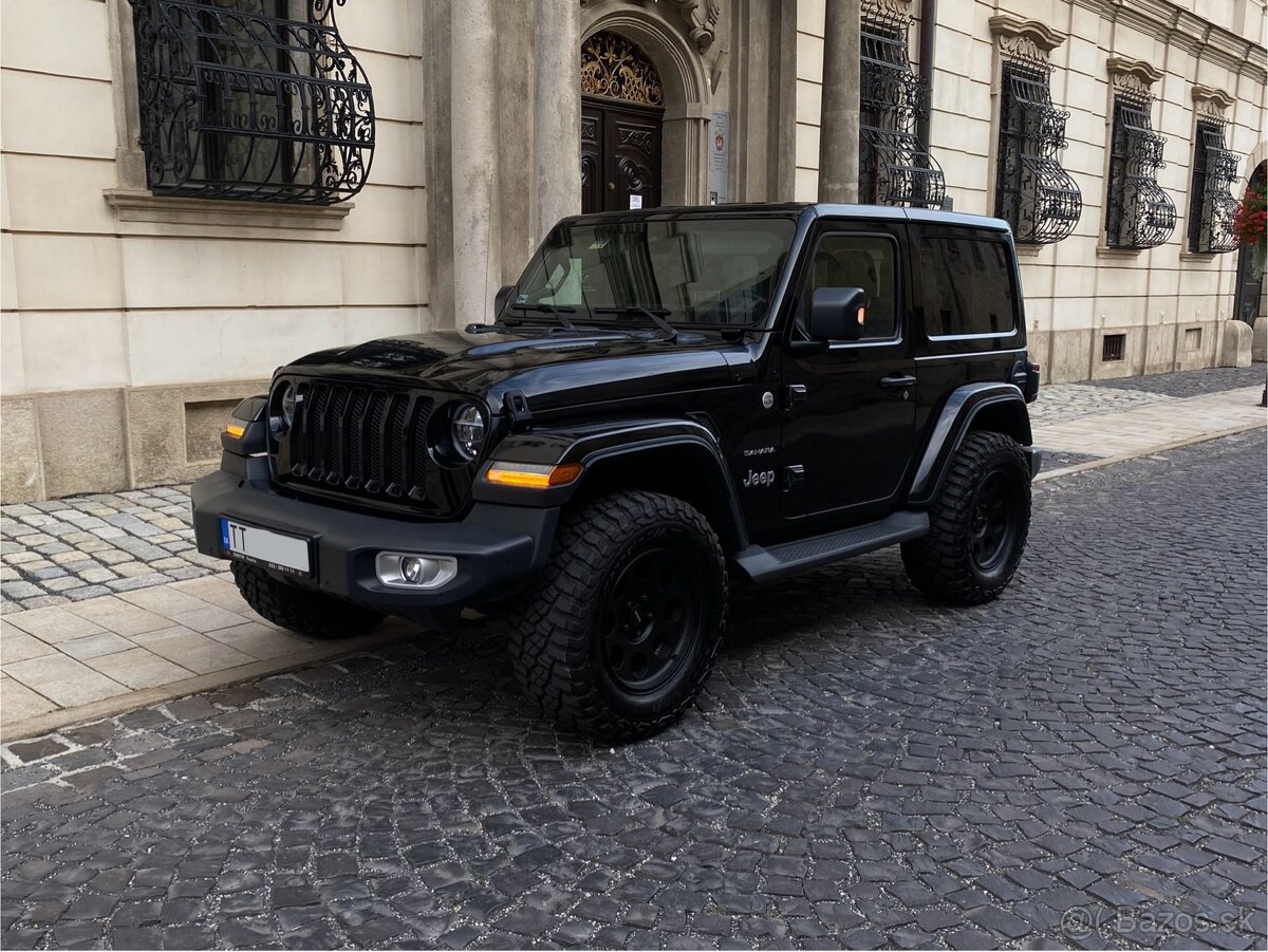 Predám JEEP WRANGLER 2.0T Sahara 4x4 20 tisíc km