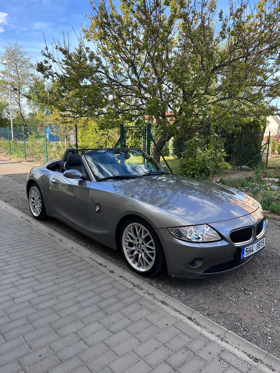 Predám cabrio BMW z4 2,5i 141kw e85